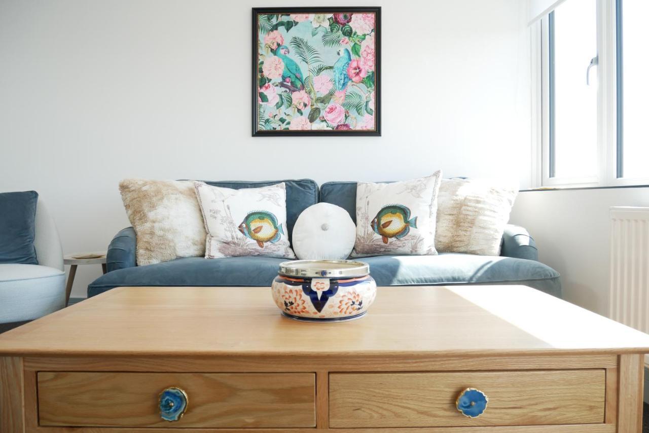 Sunset View, 2 Bedrooms In The Heart Of Holt With Parking Екстериор снимка